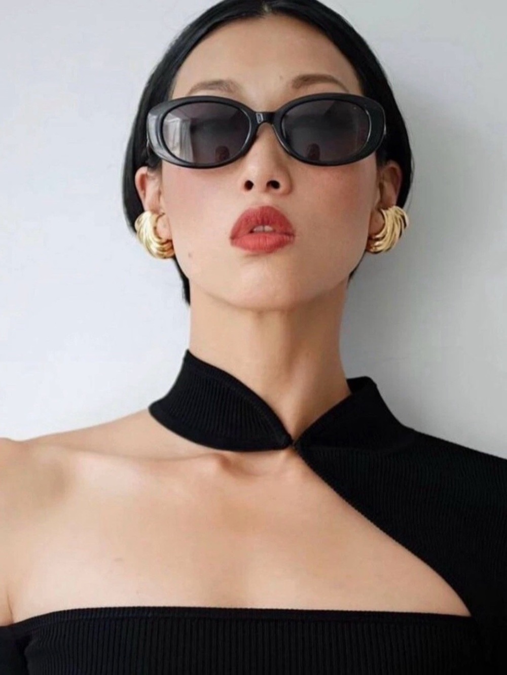 NEW Gucci Women Sunglasses Shiny Black Oval AUTHENTIC GG1684SA 001 W/CASE $680